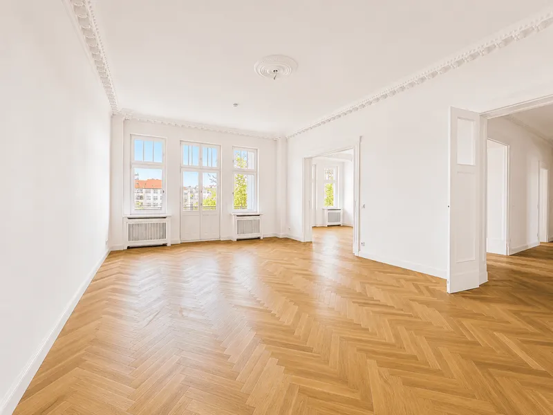 Außergewöhnliche 6-Zimmer-Wohnung mit Balkon und Sauna, direkt am Adenauerplatz! — photo 1